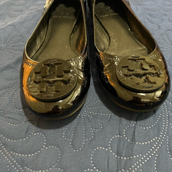 Tory Burch Reeva flats size 7.5 in black patent. Great used condition. - Picture 8 of 8